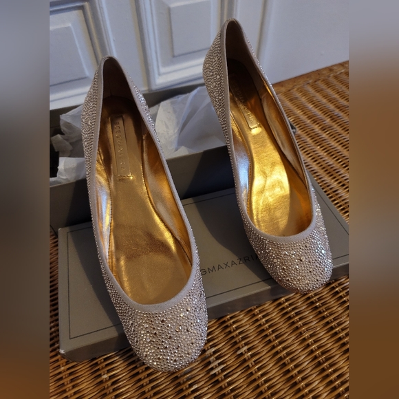 BCBG Max Azria - Size 9 - Champagne Rose Flats - Picture 2 of 12